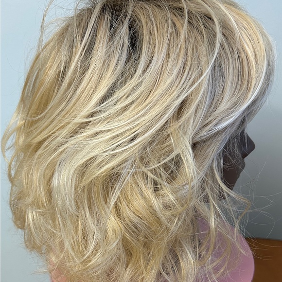 Tressallure Synthetic Wig - Picture 2 of 4